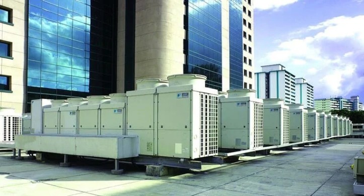 Unidades externas de VRF em edifício comercial